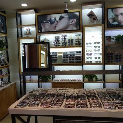 新視界眼鏡店（百聯徐匯店） 專業配鏡，點亮清晰視界